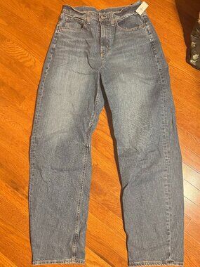 Old Navy Barrel Leg Jeans 8 Tall NWT High Rise Trendy Denim Pants Relaxed Fit